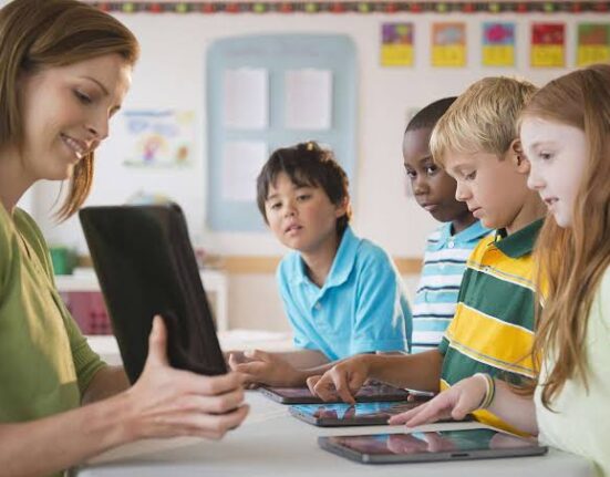 High-Paying $100K+ Education & Teaching Roles in the USA with Work Visa Support