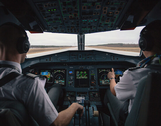 $100,000+ Aviation & Pilot Jobs in the United States for International Professionals